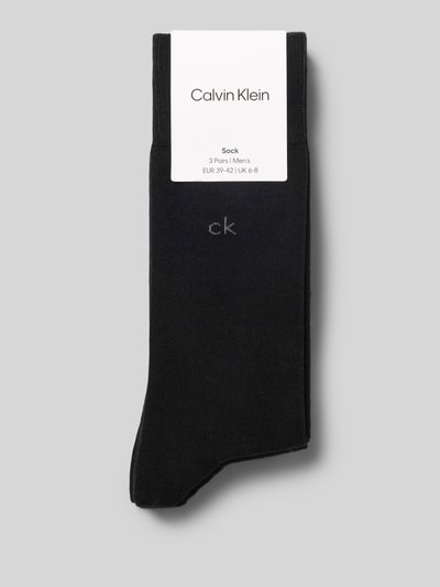 Produktfoto, Socken aus Baumwoll-Mix im 3er-Pack von CK Calvin Klein, schwarze Farbe, glatte Oberfläche, dezentes Logo, Herren Socken.