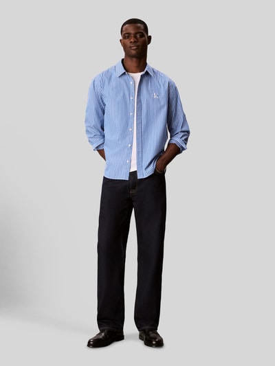 Calvin Klein Jeans Relaxed Fit Freizeithemd aus reiner Baumwolle mit Logo-Stitching Hellblau 1
