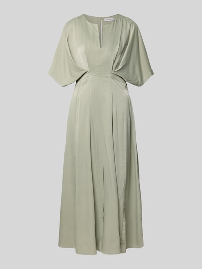 Productfoto, Midikleid met V-hals model 'VIANNA' van Copenhagen Muse in lichtgroen met draperingen, getailleerde fit, gladde textuur.