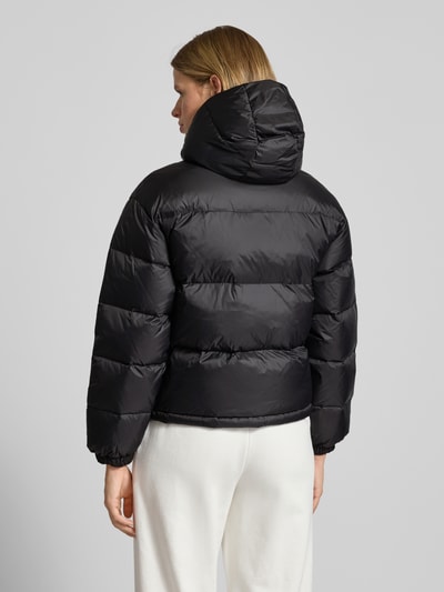 Calvin Klein Jeans Kurtka pikowana o kroju regular fit z nadrukiem logo model ‘Midweight’ Czarny 5