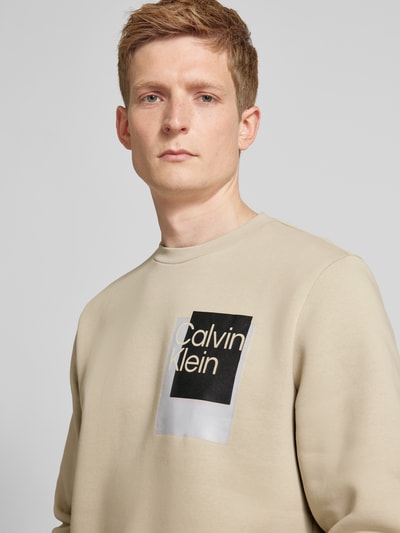 CK Calvin Klein Sweatshirt mit Label-Print Modell 'OVERLAY BOX' Hellgruen 3