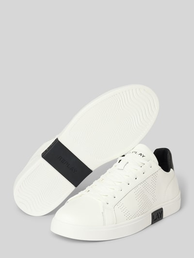 Produktfoto, Sneaker aus echtem Leder Modell 'POLYS STUDIO' von Replay, weiß, abgerundete Form, strukturierte Sohle, Label-Print