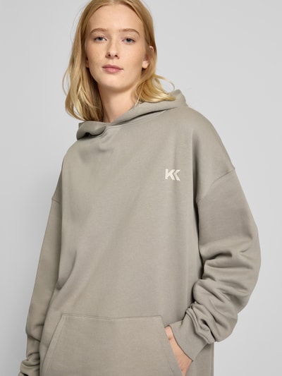 Karo Kauer Oversized Hoodie mit Label-Print Modell 'Cinder' Mittelgrau 3