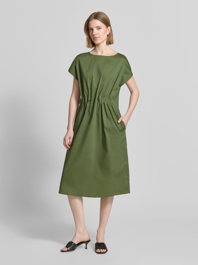 Christian Berg Woman Selection Midikleid mit Rundhalsausschnitt und Drapierungen Oliv 4