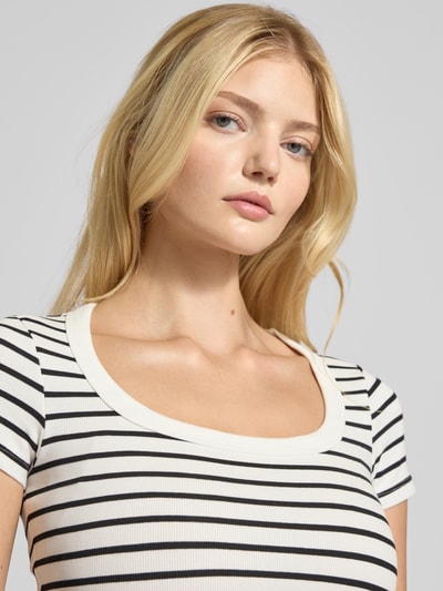 Gina Tricot T-Shirt mit geripptem Rundhalsausschnitt Ecru 3