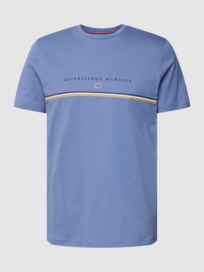Christian Berg Men T-shirt z detalem z logo Jeansowy niebieski 2