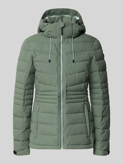Produktfoto, olivgrüne Jacke mit Kapuze und Label-Patch Modell von G.I.G.A. DX, gesteppte Struktur, Reißverschluss, Kontext Damen Jacke Modell 'KOW10'