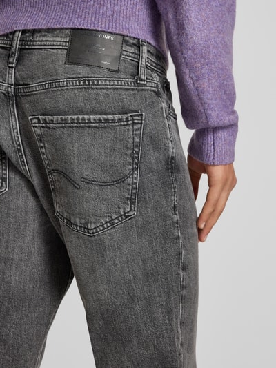 Jack & Jones Straight Fit Jeans im 5-Pocket-Design Modell 'CLARK' Mittelgrau 3