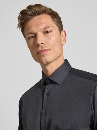 Christian Berg Men Regular Fit Businesshemd mit Kentkragen Anthrazit 3