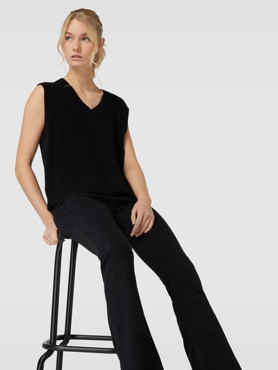 Pieces Flared Cut Jeans in unifarbenem Design Modell 'PEGGY' Black 3