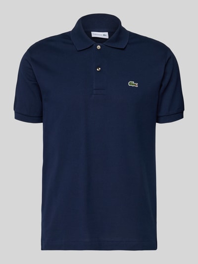 Produktfoto, Poloshirt mit Label-Stitching Modell 'L.12.12 CORE' von LACOSTE aus reiner Baumwolle, unifarbenes Design, Regular Fit, gerippte Ärmelabschlüsse, Polokragen, kurze Knopfleiste, Rückenlänge bei Größe M 72 cm.