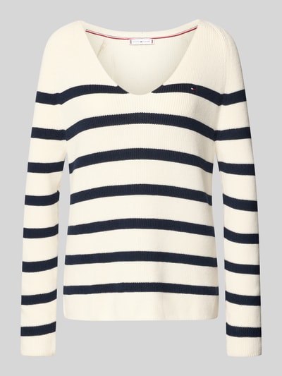 Produktfoto, Regular Fit Strickpullover aus reiner Baumwolle von Tommy Hilfiger, Optik: Allover-Muster, gestreift, Logo-Stitching, V-Ausschnitt, Langarm, Raglanärmel, Rippstrick, Material: reine Baumwolle, Farben: creme und dunkelblau