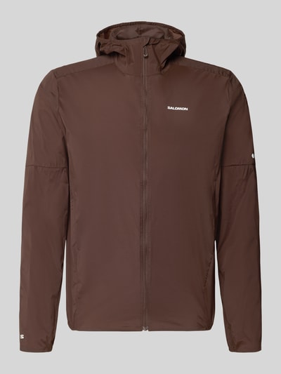 Produktfoto, Windbreaker mit Kapuze und Logo Modell 'SENSE AERO' von Salomon aus braunem Material-Mix mit Stretch-Anteil, Regular-Fit, Reißverschluss, klare Linien, glatte Oberfläche, für Herren, Rückenlänge 71 cm, Schulterbreite 44 cm, Brustweite 41 cm, Ärmellänge 67 cm.