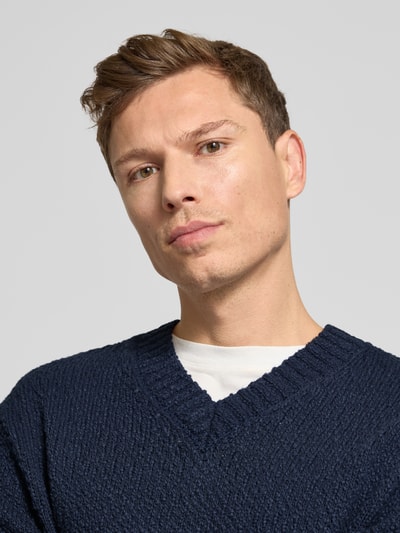 SELECTED HOMME Sweter z dzianiny o kroju regular fit z czystej bawełny ekologicznej model ‘Angus’ Ciemnoniebieski 3