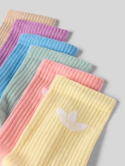 Produktfoto, Socken mit Logo im 6er-Pack von adidas aus Baumwoll-Mix mit Stretch-Anteil, körpernahe Passform, farbig sortiert.
