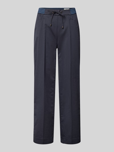 Produktfoto, dunkelblaue Wide Fit Stoffhose in 7/8-Länge Modell 'Sue' von TONI, Baumwoll-Mix, elastischer Bund, Bügelfalten, Eingrifftaschen