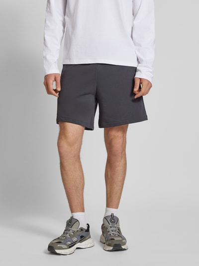 CHAMPION Relaxed fit sweatshorts met logobadge, model 'Sustainable' Antraciet - 4