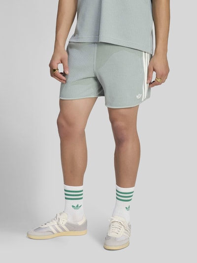 adidas Originals Loose Fit Sweatshorts mit Baumwoll-Anteil Schilf 4