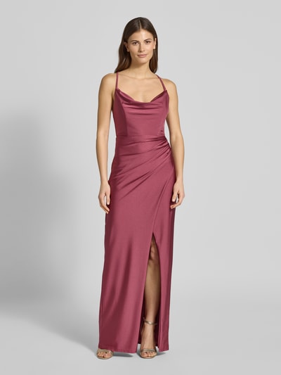 Vrouwenmodel draagt Regular Fit Abendkleid mit Raffungen van V.M., satijn, ruches, ruguitsnijding, spaghettibandjes, ruglengte 131 cm, borstwijdte 30 cm, regular fit, naadrits, avondjurk, Ganzkörperansicht van voren.