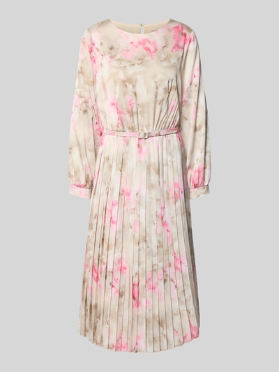 Produktfoto, Cocktailkleid mit Gürtel und Rundhalsausschnitt von Rinascimento, mieszanka materiałów z dodatkiem streczu, taliowany krój, sukienka midi, okrągły dekolt, pasek, plisy, wycięcie w kształcie łezki z tyłu, długość tyłu w rozmiarze S: 113 cm, szerokość klatki piersiowej w rozmiarze S: 42 cm, długość rękawów w rozmiarze S: 60 cm, beżowo-różowy wzór z subtelnym połyskiem, miękka tekstura