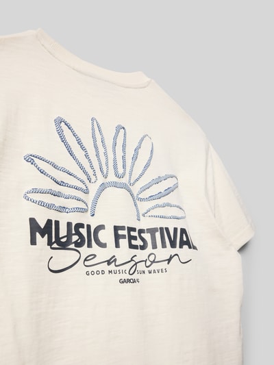 Productfoto, Regular Fit T-Shirt mit Logo-Print van Garcia, witte katoen, ronde hals, blauwe opdruk, ruglengte maat 140: 55 cm