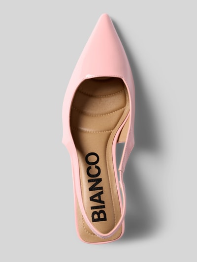 Produktfoto, Slingpumps mit Blockabsatz und Riemchen von BIANCO in spitz zulaufender Form, glatte Sohle, Absatzhöhe 8 cm, Schaftweite 5 cm, rosa Lackoptik