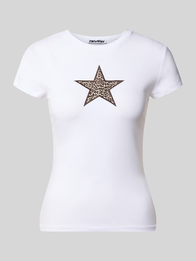 Produktfoto, wit T-shirt met bruin stervormig stitching-motief, ronde hals, slim fit, mix van katoen en elastaan, ruglengte maat S 51 cm, T-shirt met Stitching en Rundhalsausschnitt van REVIEW