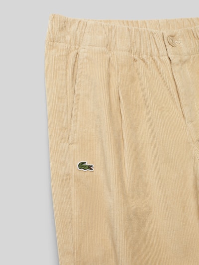 Lacoste Spodnie sztruksowe o kroju regular fit z naszywką z logo Camel 2