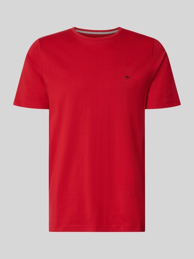Produktfoto, rotes T-Shirt mit Rundhalsausschnitt und Label-Stitching von Fynch-Hatton, Reine Baumwolle, Regular-Fit, Rückenlänge 72 cm bei Größe M