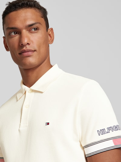 Tommy Hilfiger Koszulka polo o kroju slim fit z wyhaftowanymi logo model ‘FLAG CUFF’ Beżowy 3