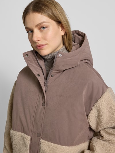 Mazine Regular Fit Jacke mit Kunstfellbesatz Modell 'Blocking' Schlamm 3