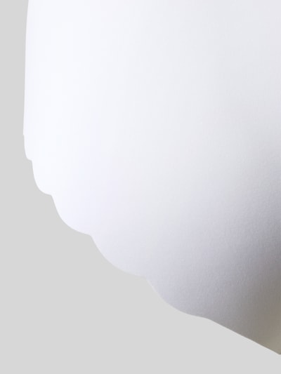 Męskimodel nosi Panty mit Wellensaum von Skiny, mieszanka materiałów z dodatkiem streczu, falisty brzeg, dopasowany krój, zbliżenie fragmentu.