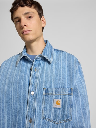 Carhartt Work In Progress Relaxed fit jeansoverhemd met borstzak, model 'Rylan' Jeansblauw - 3
