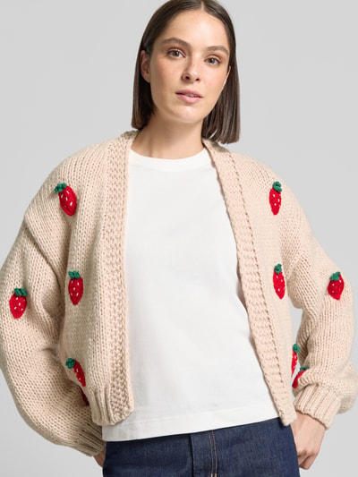 Apricot Regular fit gebreid jack met aardbeienborduursel Zand - 3