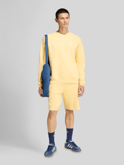 adidas Originals Regular Fit Sweatshorts mit elastischem Bund Hellgelb 1