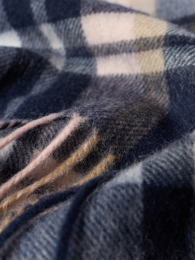 Produktfoto, Schal aus Woll-Kaschmir-Mix von Barbour mit kariertem Muster in Blau, Beige und Rosa, weiche Textur, Damen Schal von Barbour