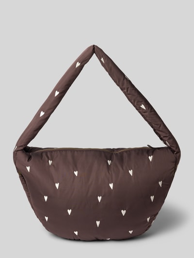 Produktfoto, Schultertasche Shoulder Bag mit Logo-Detail Modell 'Puffy' von Studio Noos, braun mit weißem Allover-Motiv-Stitching, Reißverschluss, gepolsterter Schulterriemen, Größe ca. 47x35x10 cm, Länge Schulterriemen ca. 80 cm.