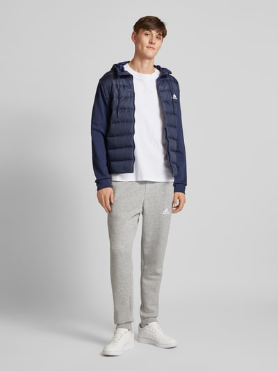 ADIDAS SPORTSWEAR Steppjacke mit Daunen-Federn-Füllung und Label-Print Dunkelblau 1