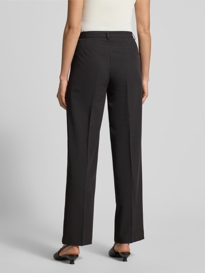 Männermodel trägt Straight Fit Bundfaltenhose mit Viskose-Anteil Modell 'TEXAS' von Vero Moda, melange, mid waist, bez kieszeni, Ganzkörperansicht Rückansicht