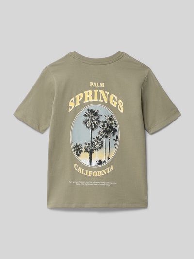 Productfoto, t-shirt met motiefprint model 'CITY' van Jack & Jones voor kinderen, puur katoen, regular fit, ronde hals, ruglengte maat 140: 53 cm, olijfgroen met palmboomprint en tekst, zachte gladde textuur