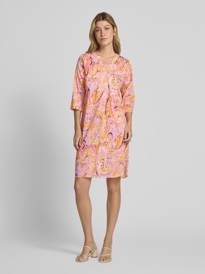 Smith and Soul Sukienka o długości do kolan z dekoltem w serek Morelowy 1