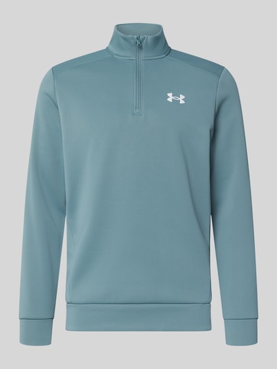 Produktfoto, Sweatshirt mit Label-Detail von Under Armour in Blau mit Stehkragen, kurzem Reißverschluss, gerippten Abschlüssen, lockerer Schnitt, Rückenlänge 72 cm, Ärmellänge 67 cm.