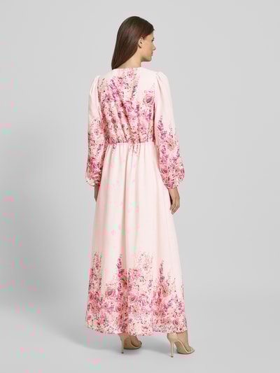 Neo Noir Maxi-jurk met V-hals, model 'SILFI' Lichtroze - 5