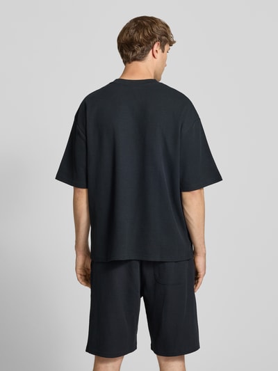 REVIEW t-shirt o kroju relaxed fit z fakturowanym wzorem Czarny 5