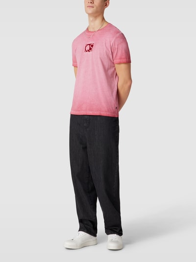 QS by s.Oliver T-Shirt mit Label-Stitching Dunkelrot 1