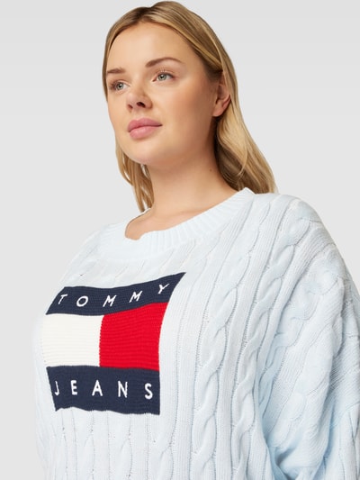 Tommy Jeans Curve Sweter z dzianiny PLUS SIZE ze ściegiem warkoczowym Jasnoniebieski 3