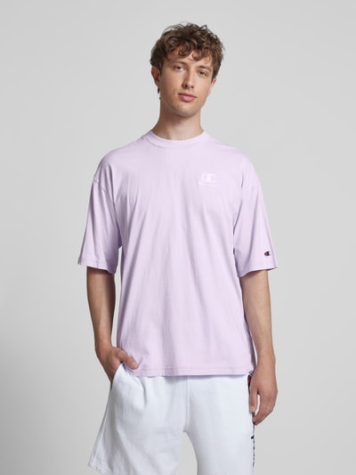 CHAMPION Relaxed Fit T-Shirt mit Label-Stitching Flieder 4