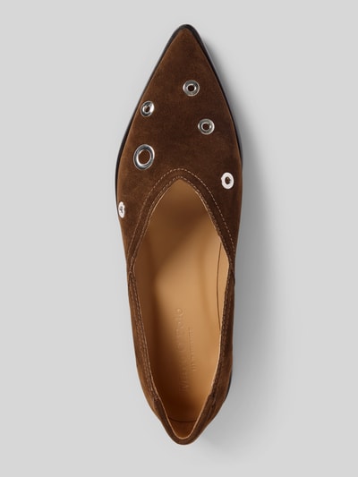 Produktfoto, Ballerina aus Veloursleder Modell 'CAMILLA 5B' von Marc O'Polo in Braun, spitze Schuhform, Blockabsatz, glatte Sohle, Metallösen, Unifarbe