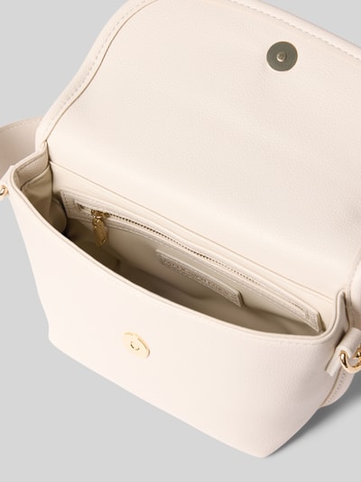 Produktfoto, cremefarbene Umhängetasche mit Label-Schriftzug Modell 'HAIL' von Valentino Bags, goldene Details, glatte Textur, Damen Umhängetasche von Valentino Bags