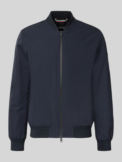 Produktfoto, Regular Fit Jacke mit Stehkragen Modell 'Rapid' van CINQUE in effen donkerblauw met steekzakken, tweewegritssluiting, elastische boordjes, Ruglengte bij maat M 70 cm, schouderbreedte 49 cm, borstwijdte 59 cm, mouwlengte 69 cm